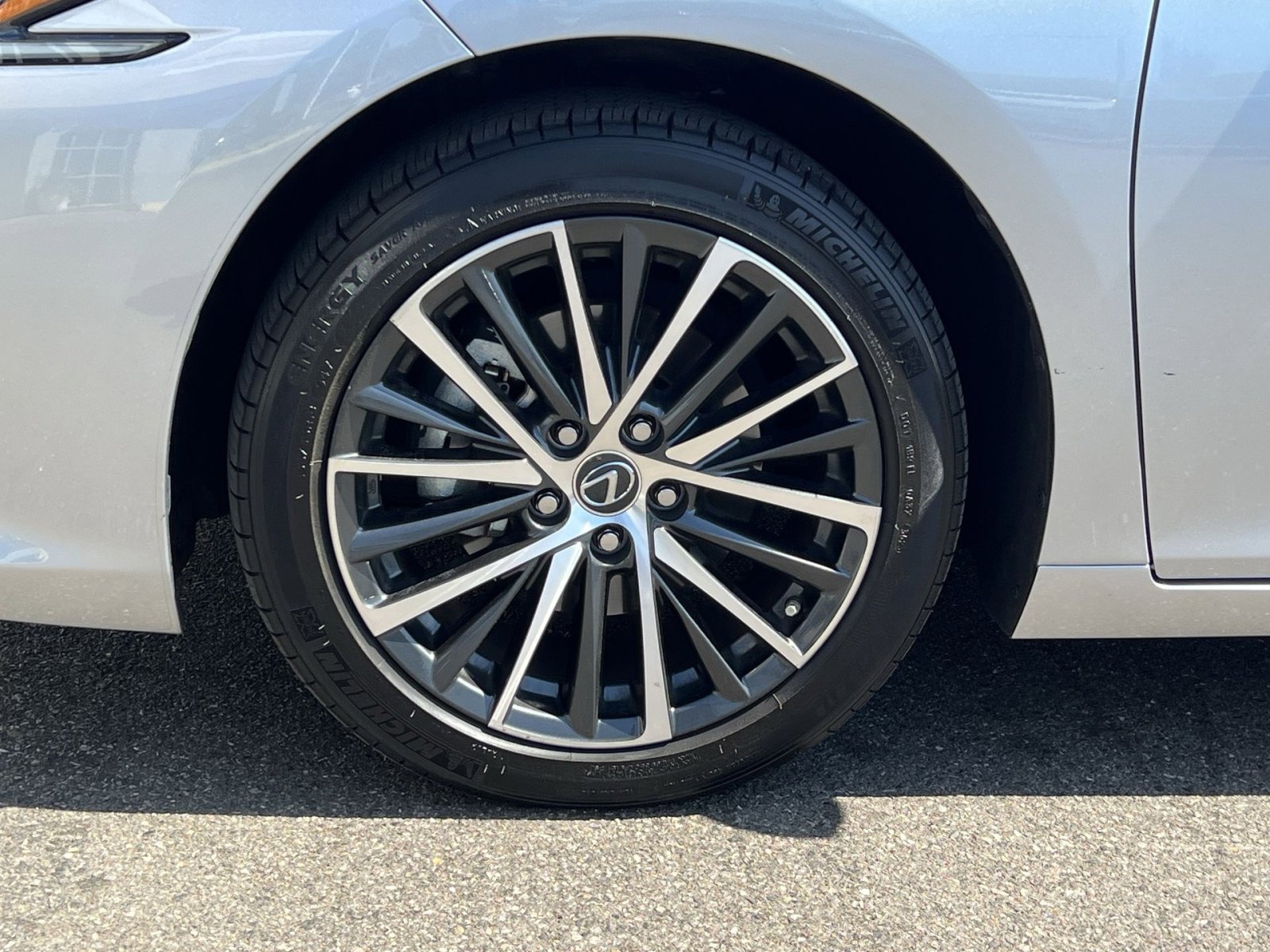 Used 2024 Lexus ES 350 w/ Premium Package image 13