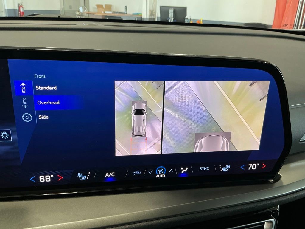 Used 2024 Chevrolet Traverse LT image 5