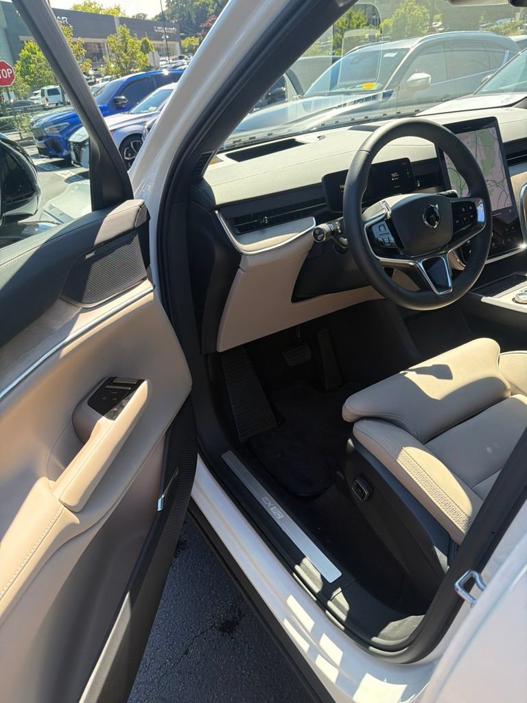 Used 2025 Volvo EX90 Plus AWD/4WD image 11