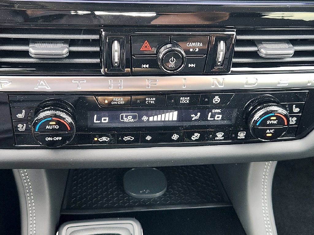 New 2026 Nissan Pathfinder Platinum AWD/4WD image 18