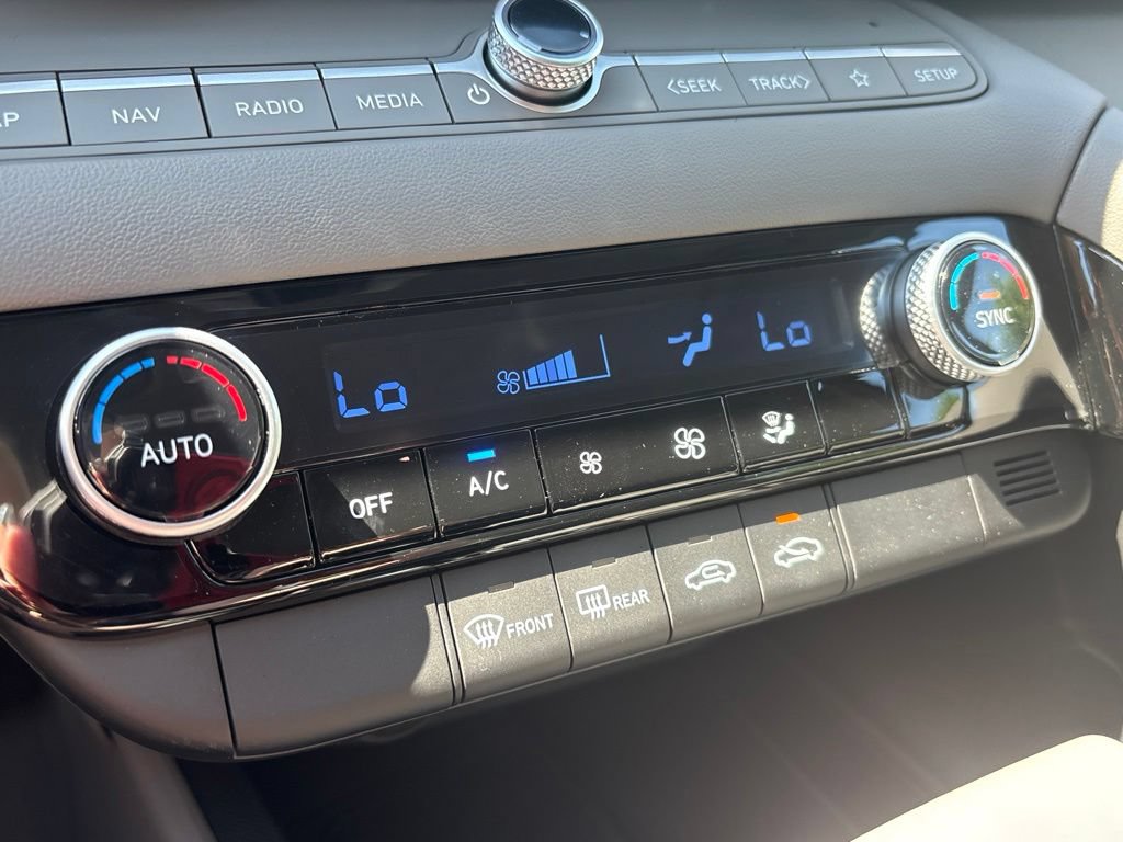 New 2025 Hyundai Elantra SEL FWD image 27