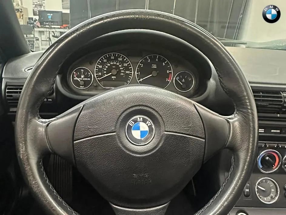 Used 2000 BMW Z3 2.5i image 17