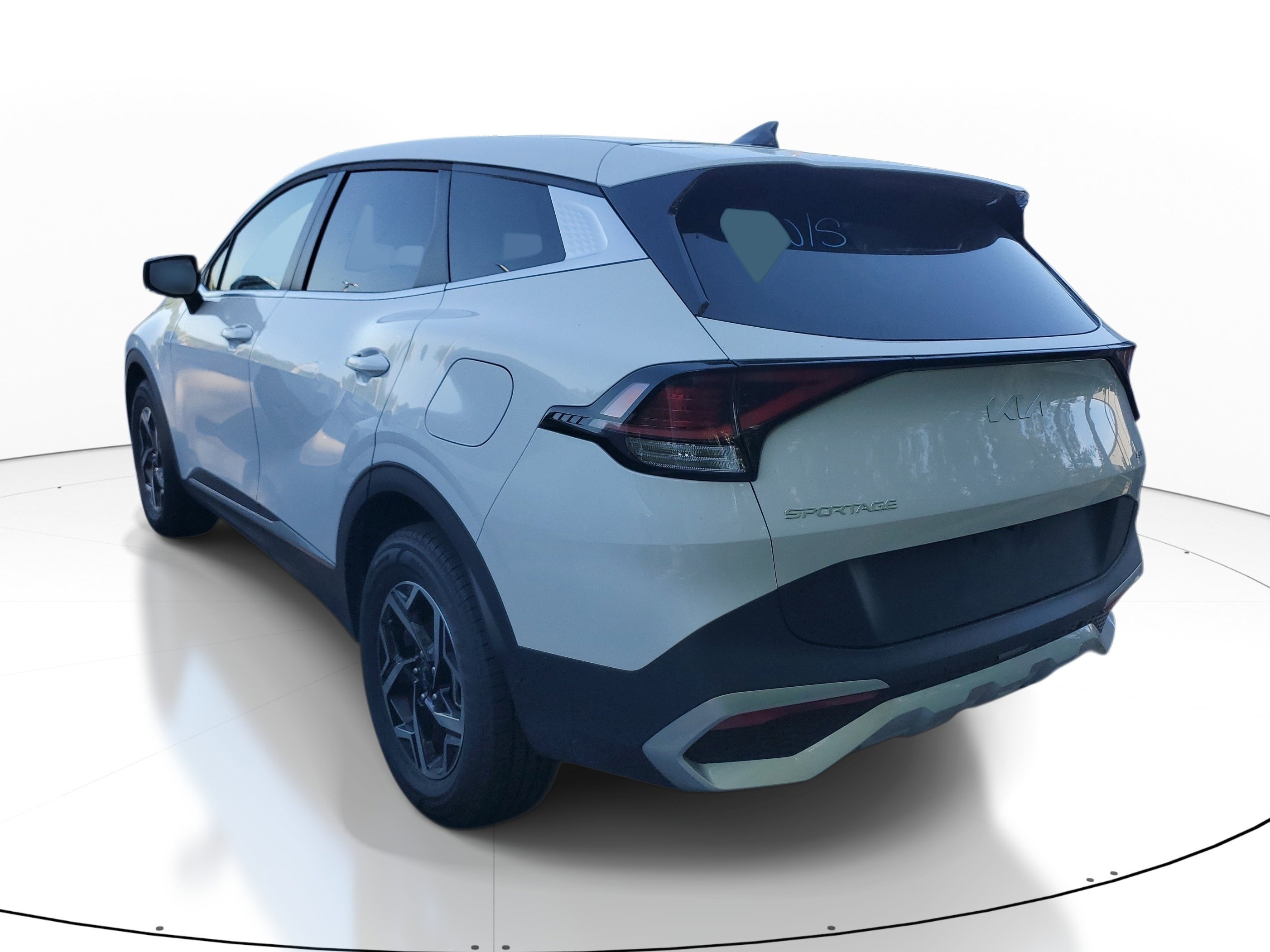 Used 2025 Kia Sportage LX image 8