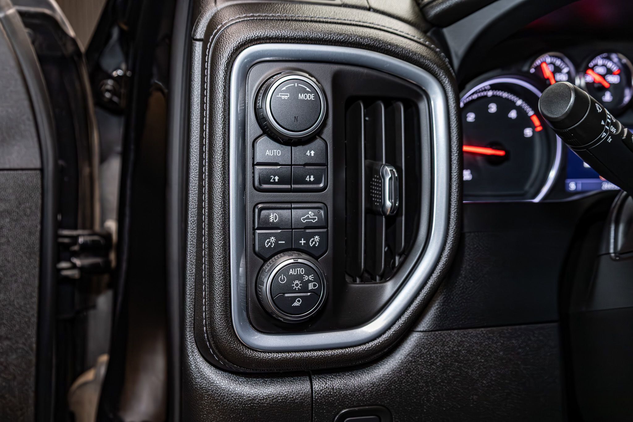 Used 2022 Chevrolet Silverado 2500 LTZ w/ LTZ Convenience Package AWD/4WD image 17