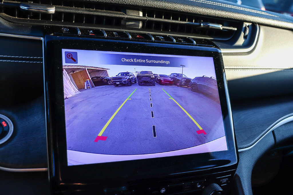 Used 2024 Jeep Grand Cherokee Limited RWD image 26