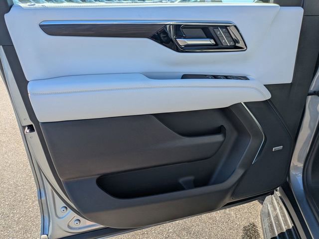 New 2026 Chevrolet Suburban Premier w/ Sun And Tow Package AWD/4WD image 9
