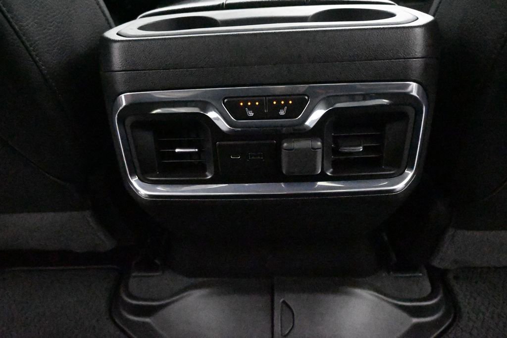 Used 2023 GMC Sierra 3500 Denali w/ Denali Black Diamond Edition AWD/4WD image 21