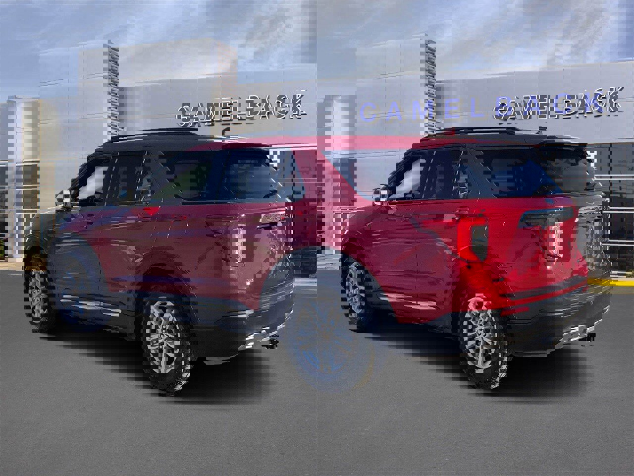 Used 2020 Ford Explorer XLT w/ Equipment Group 202A image 3