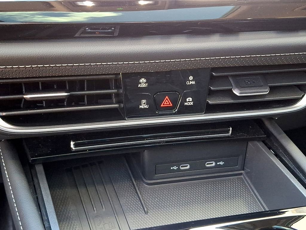 Certified 2025 Volkswagen Atlas SE w/ Panoramic Sunroof Package AWD/4WD image 16