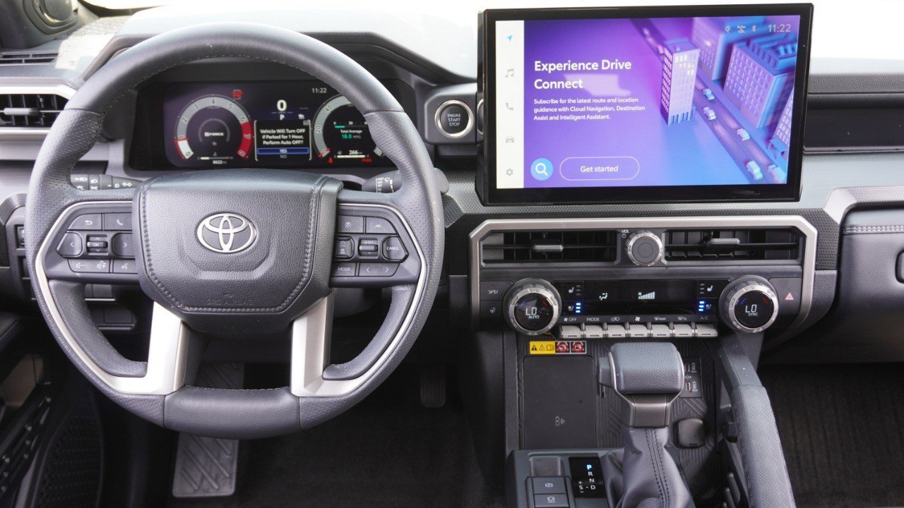 Used 2025 Toyota 4Runner Limited AWD/4WD image 30