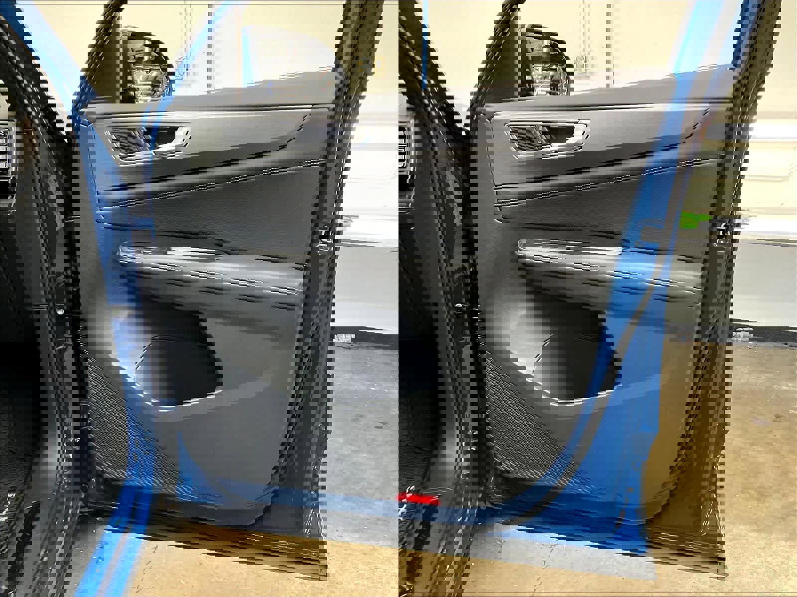 New 2025 Volkswagen Atlas Cross Sport SE image 30