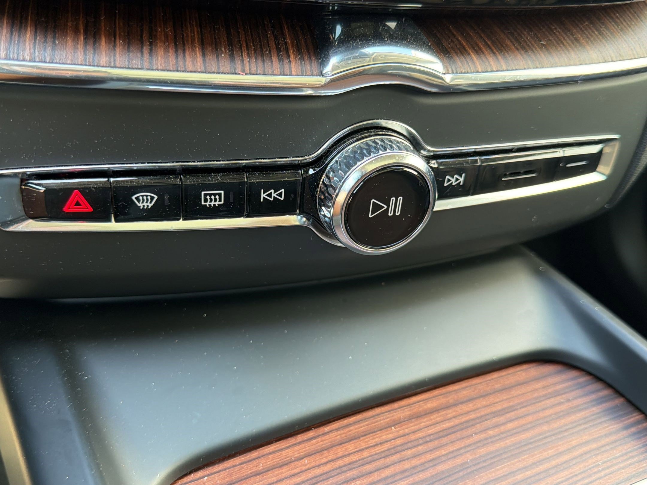Used 2023 Volvo XC60 B5 Plus w/ Climate Package image 18
