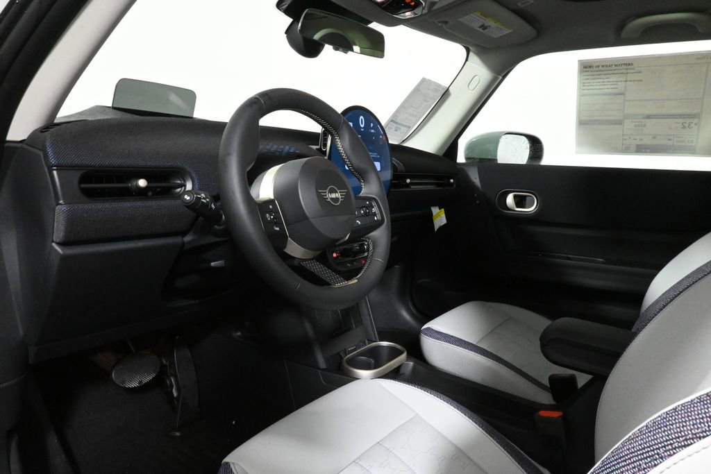 Used 2025 MINI Cooper 2-Door Hardtop image 15