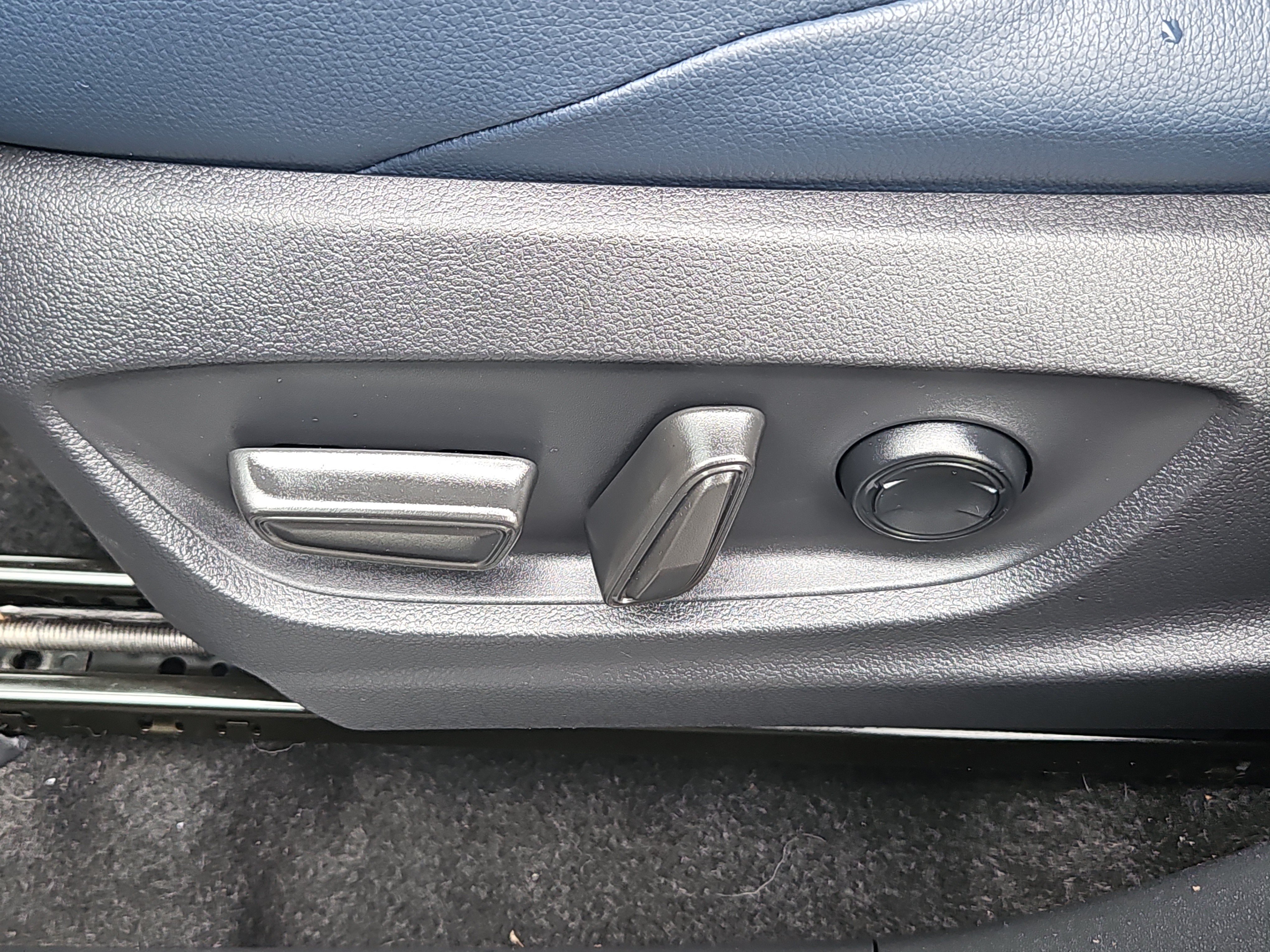 Certified 2024 Subaru Solterra AWD/4WD image 19