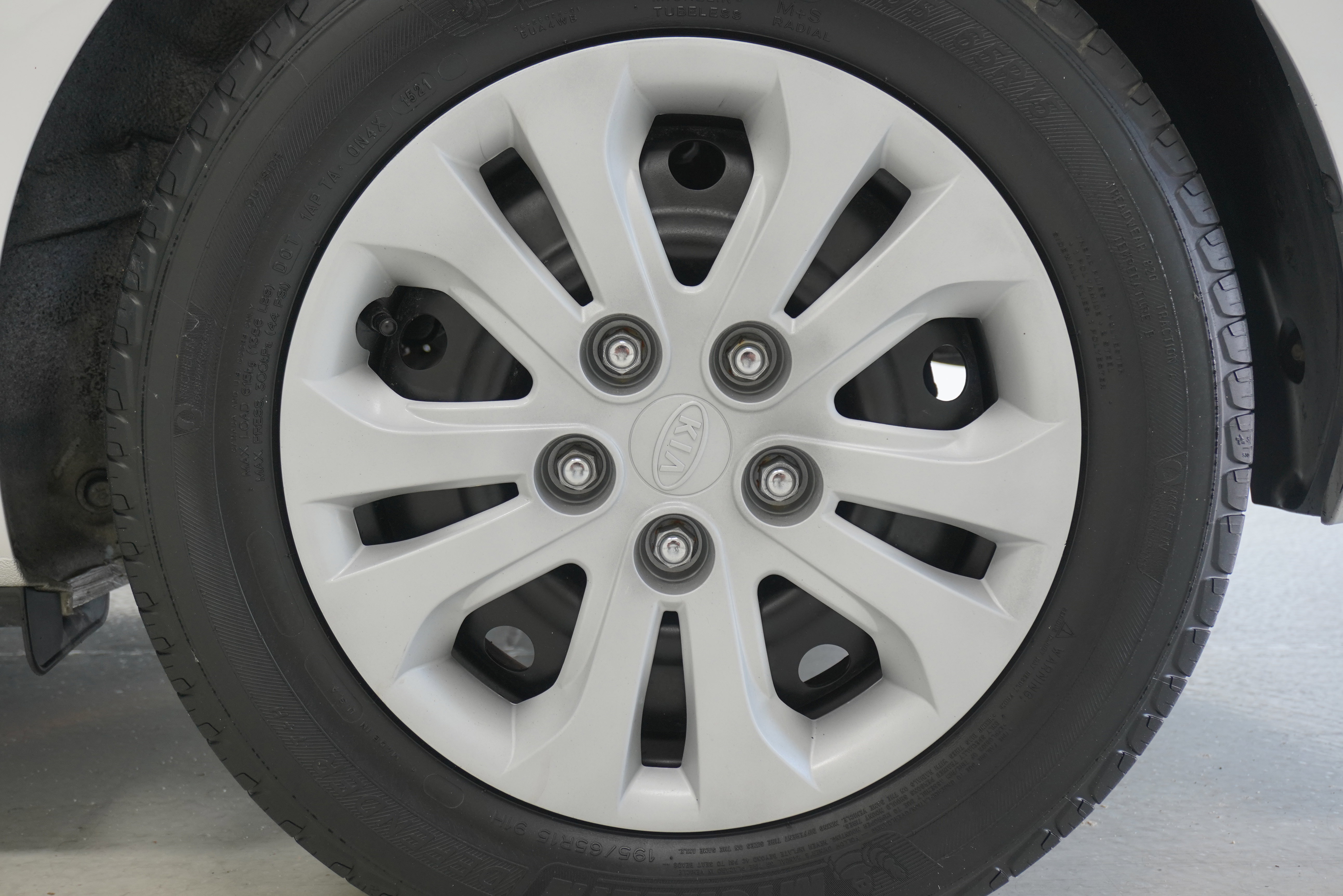 Used 2012 Kia Forte LX image 21