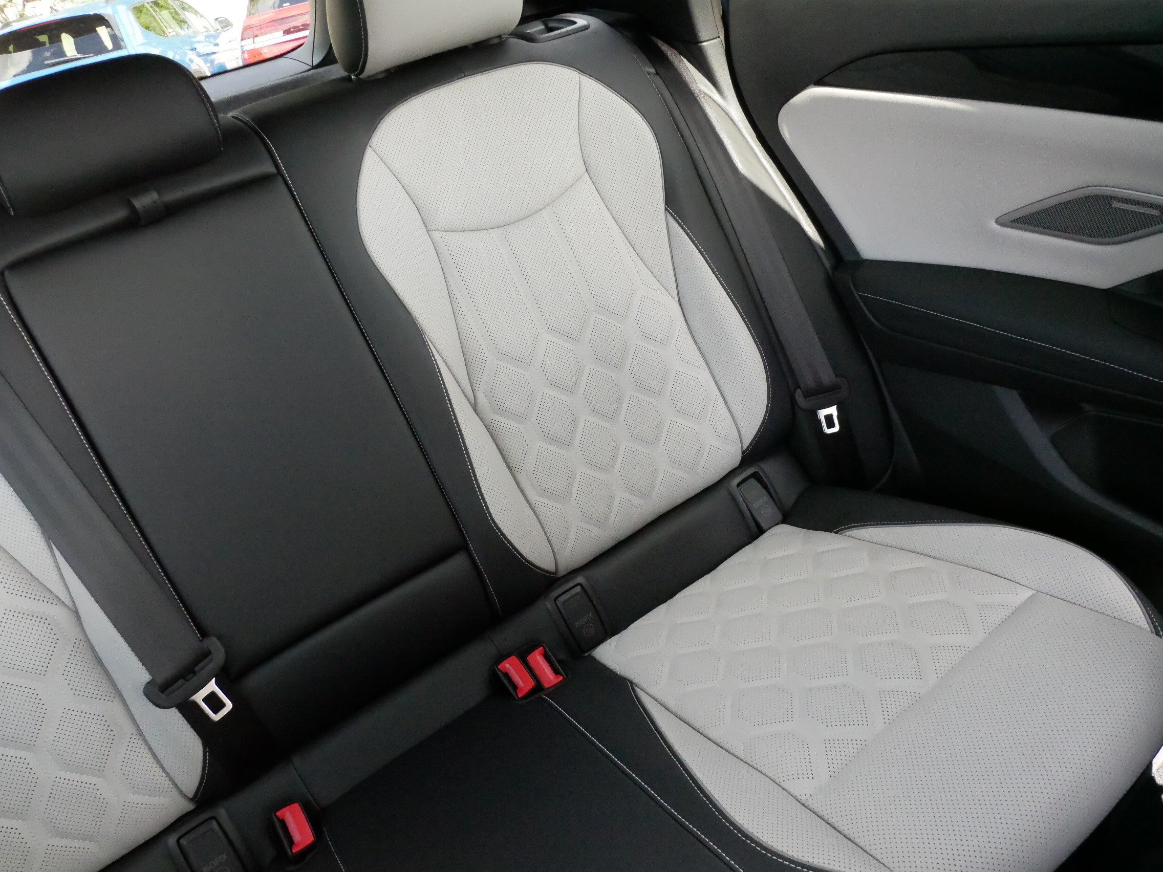 Certified 2025 Volkswagen Tiguan SEL R-Line AWD/4WD image 14