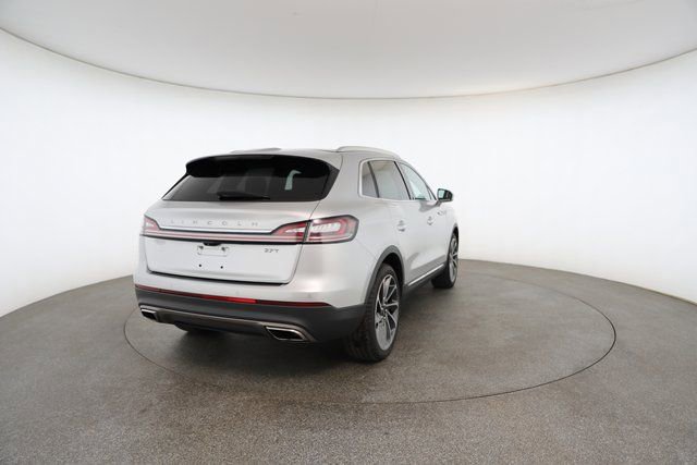 Used 2019 Lincoln Nautilus Reserve w/ Driver Assistance Package image 16
