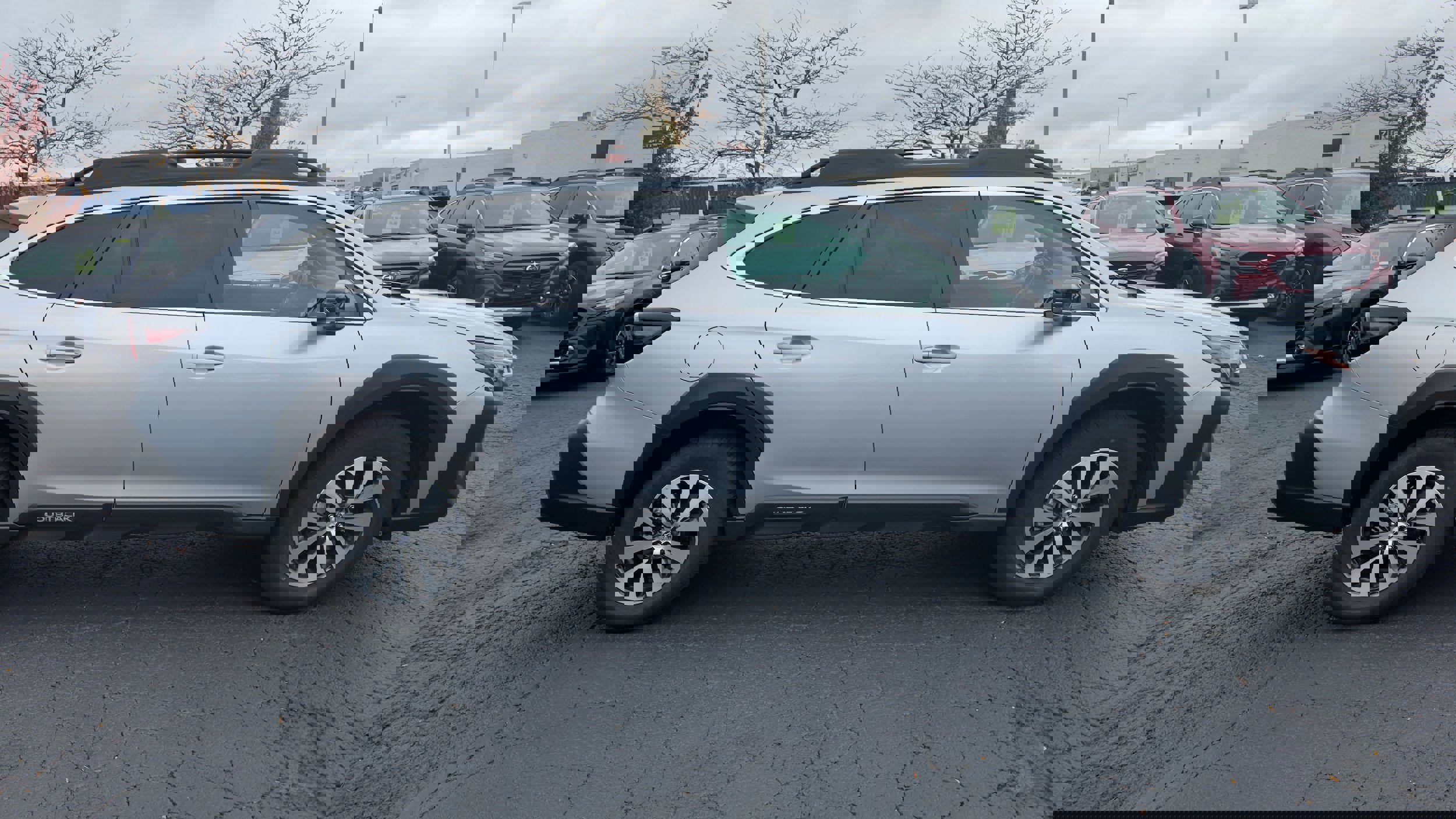 Certified 2025 Subaru Outback Premium image 2