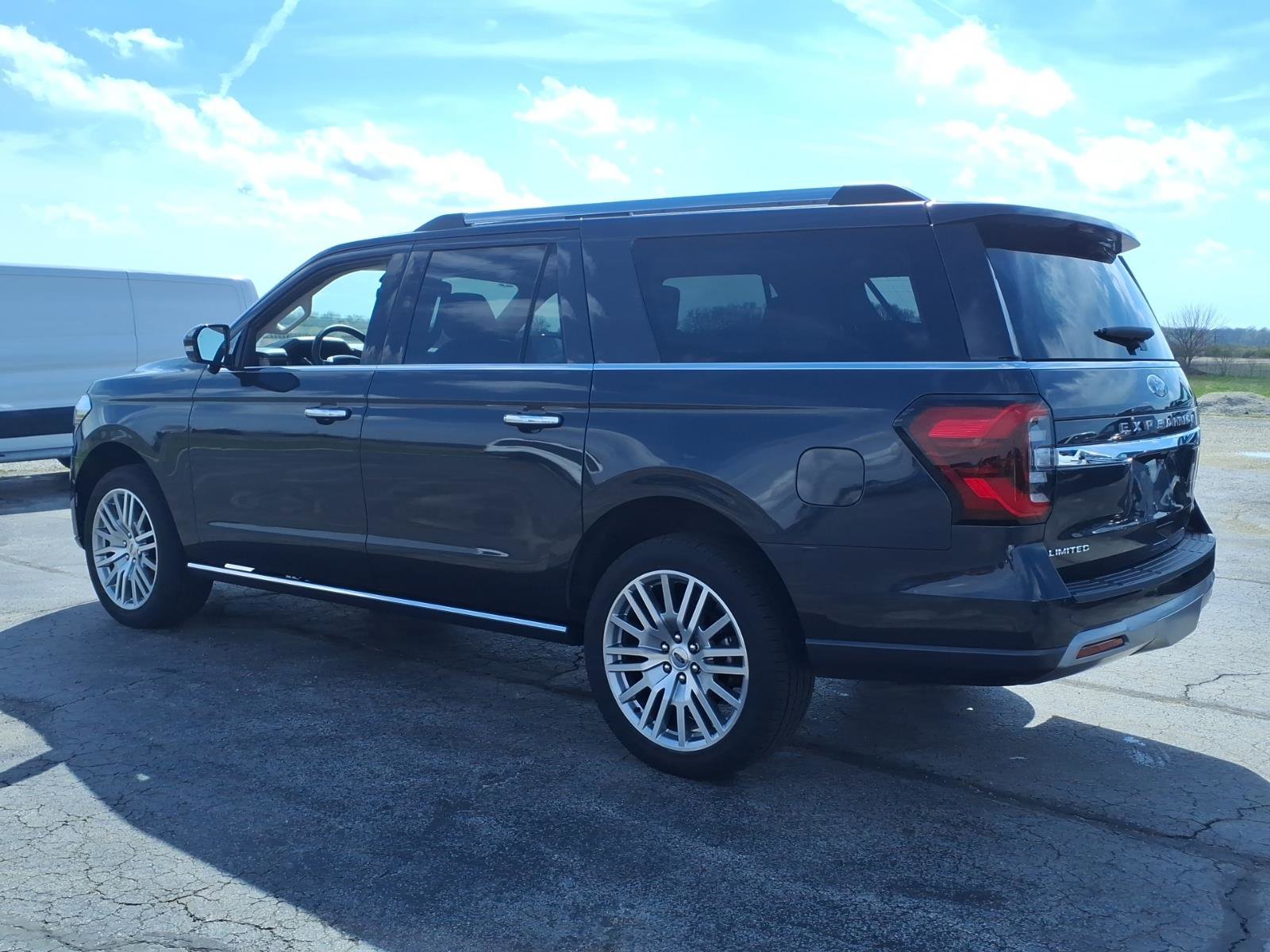 Used 2023 Ford Expedition Max Limited AWD/4WD image 4