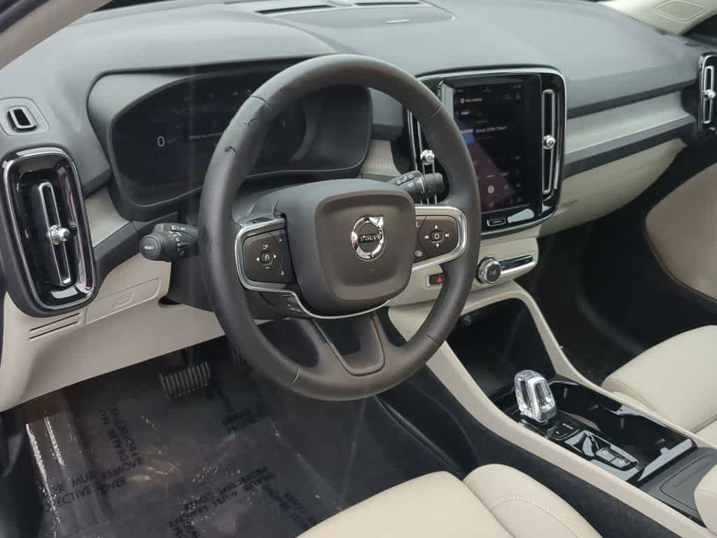 Certified 2026 Volvo XC40 B5 Ultra w/ Protection Package Premier AWD/4WD image 2