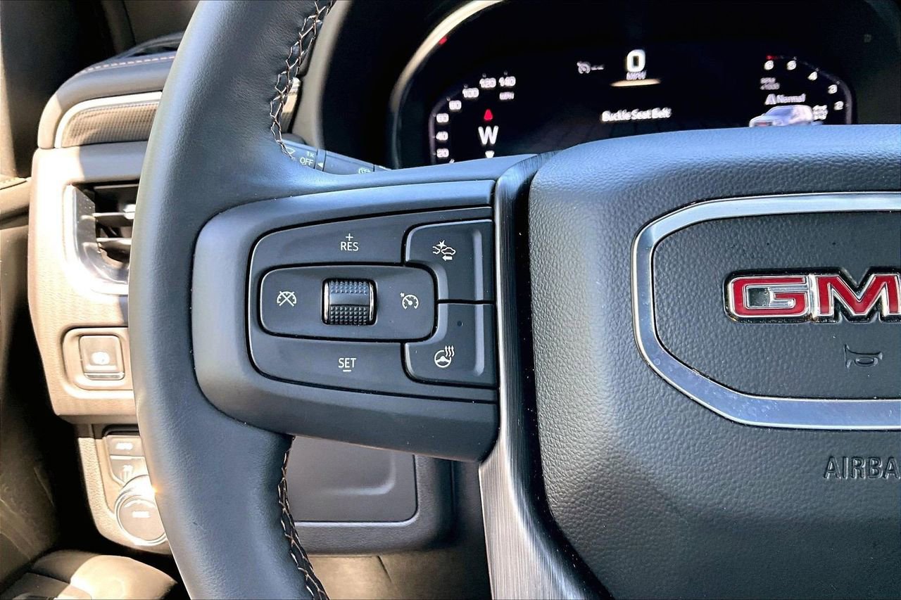 Used 2024 GMC Yukon AT4 w/ AT4 Premium Package AWD/4WD image 30
