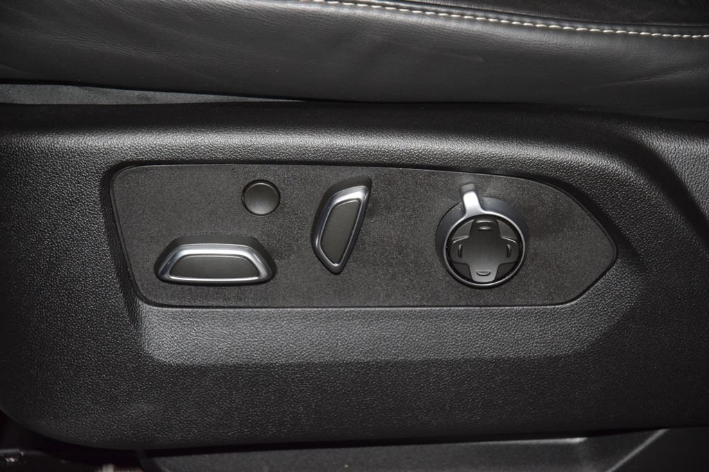 Used 2023 Cadillac Escalade Premium Luxury Platinum w/ LPO, Floor Liner Package AWD/4WD image 43