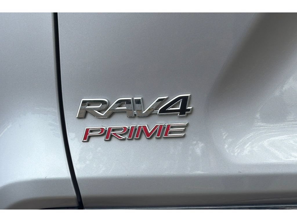 Used 2022 Toyota RAV4 SE w/ Weather & Moonroof Package AWD/4WD image 26