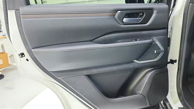 New 2026 Nissan Armada Platinum AWD/4WD image 25