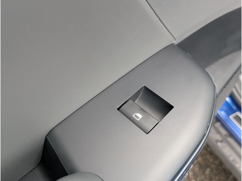 New 2025 Kia K4 LXS image 11