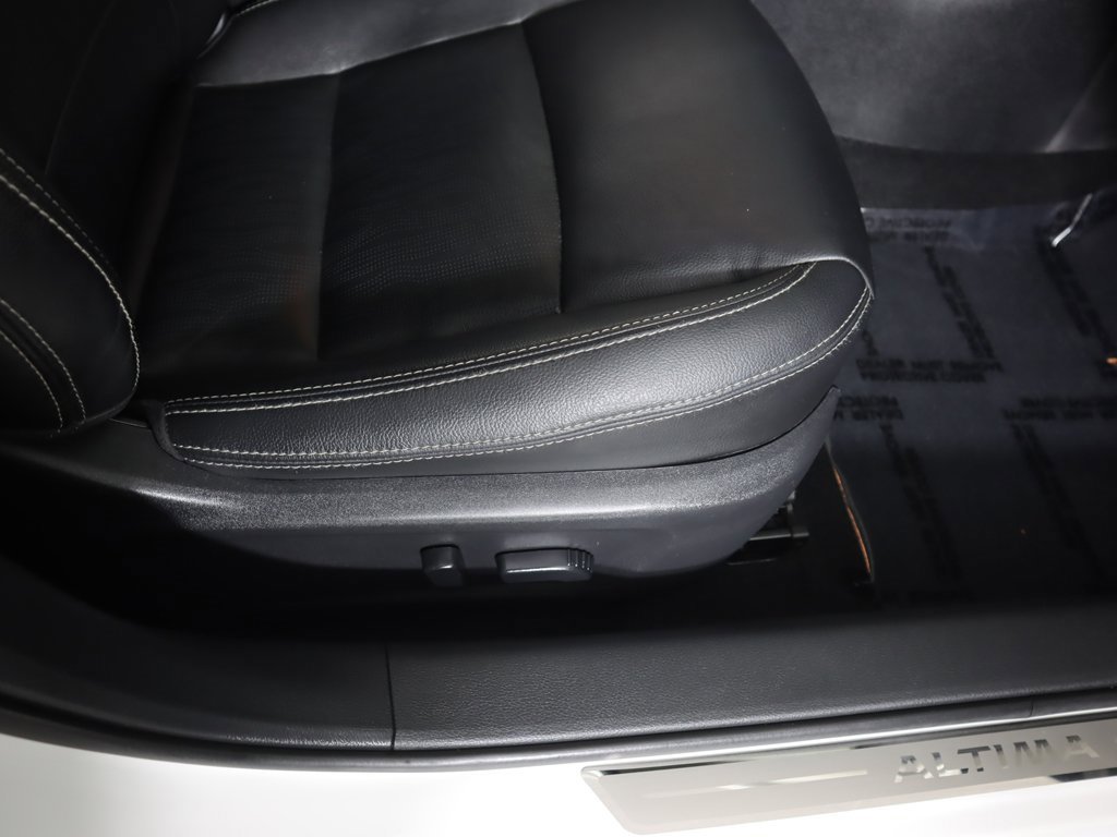 Used 2020 Nissan Altima 2.0 Platinum image 32