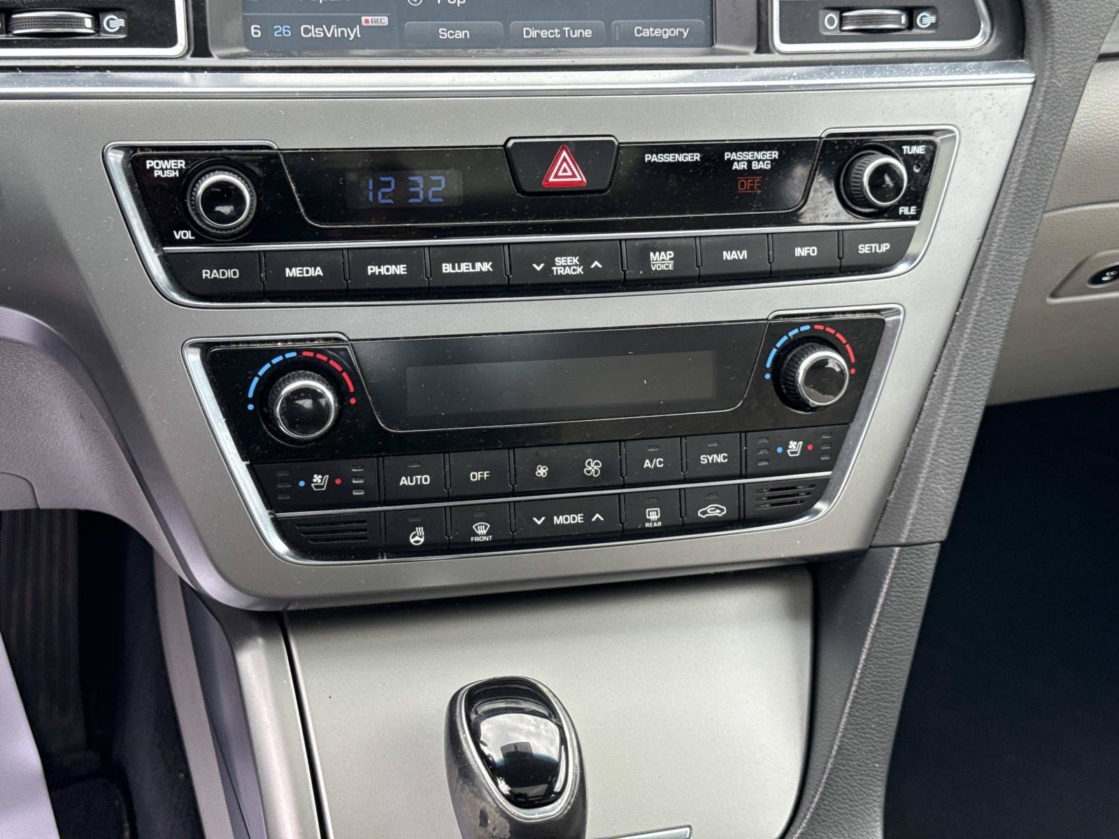 Used 2015 Hyundai Sonata Limited w/ Option Group 05 FWD image 7