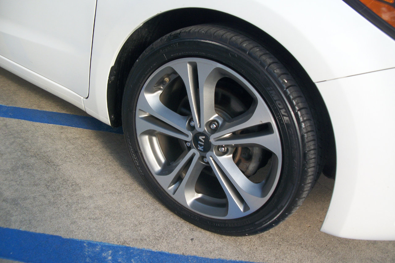 Used 2016 Kia Forte EX image 14