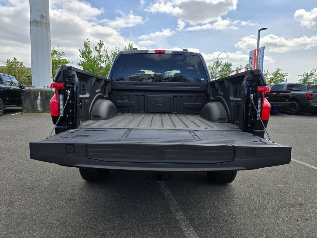 New 2025 Ford F150 Lightning Flash AWD/4WD image 5
