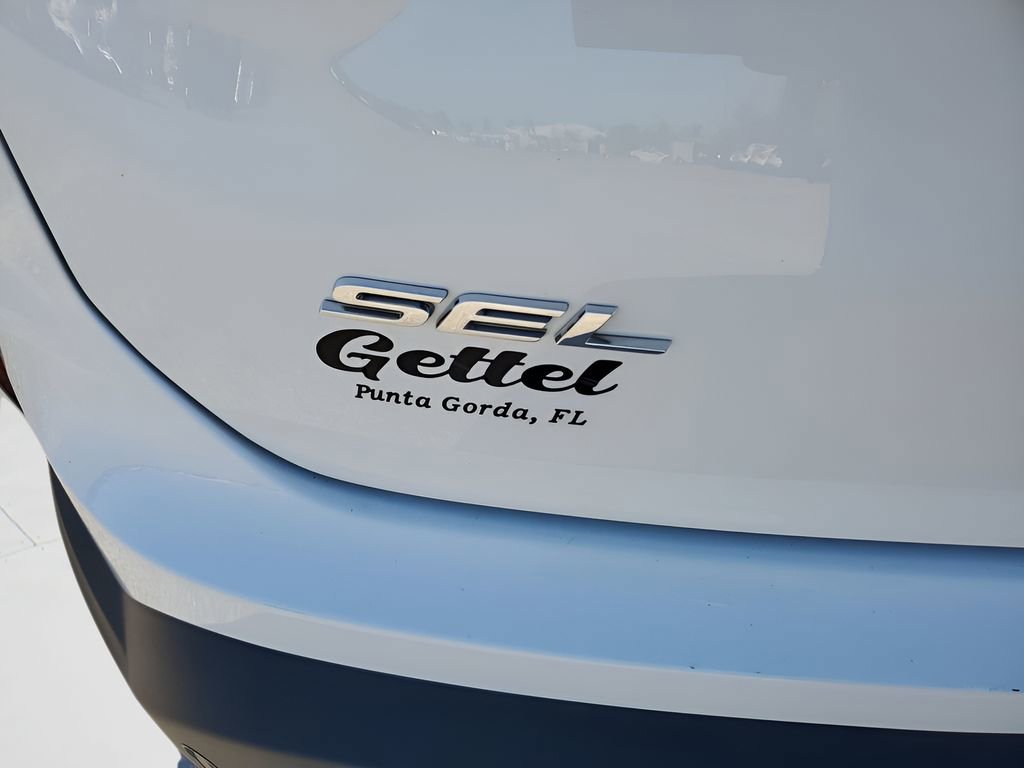 Used 2024 Ford Edge SEL image 40