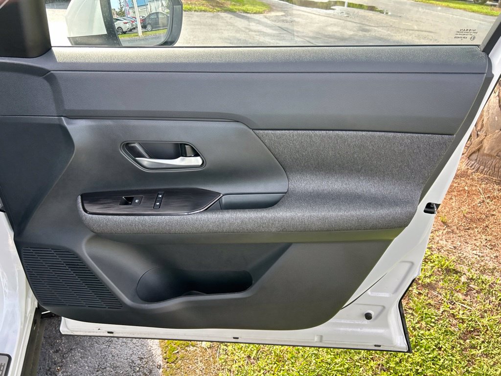 Certified 2025 Nissan Kicks SV FWD image 40