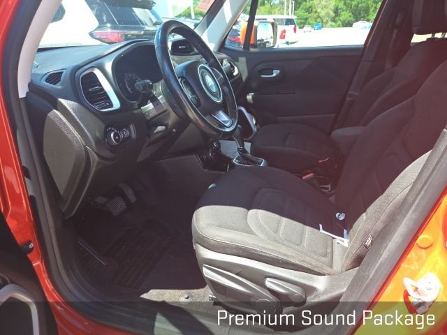 Used 2018 Jeep Renegade Latitude w/ Cold Weather Group AWD/4WD image 8