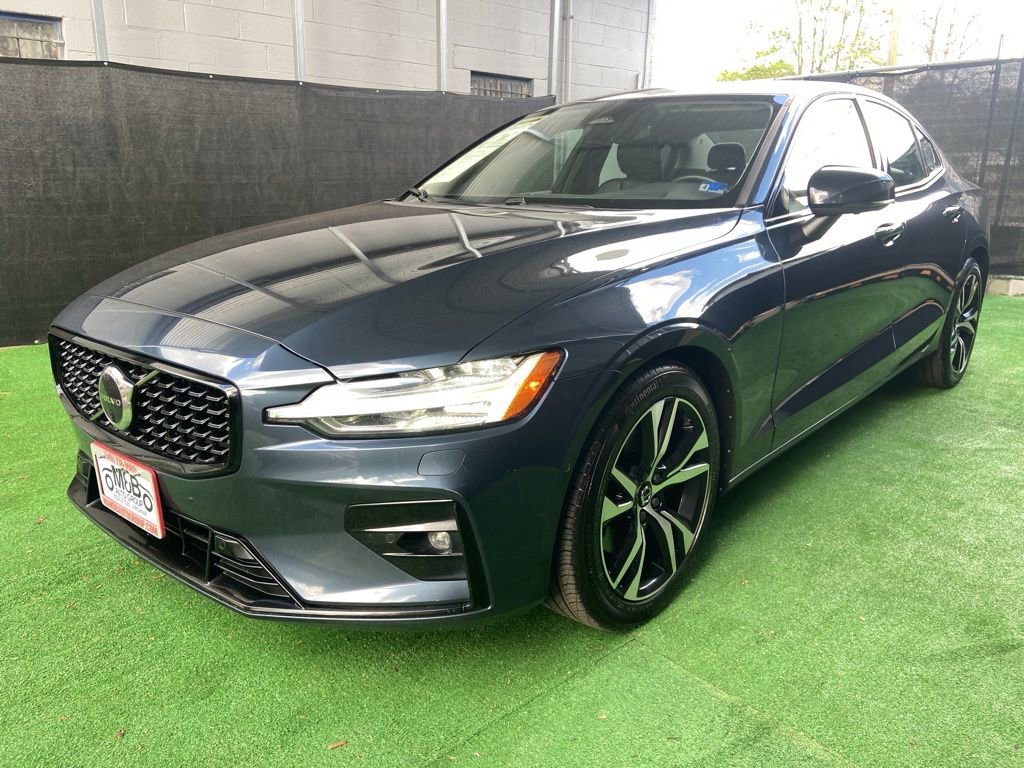 Used 2023 Volvo S60 B5 Plus w/ Climate Package AWD/4WD image 9