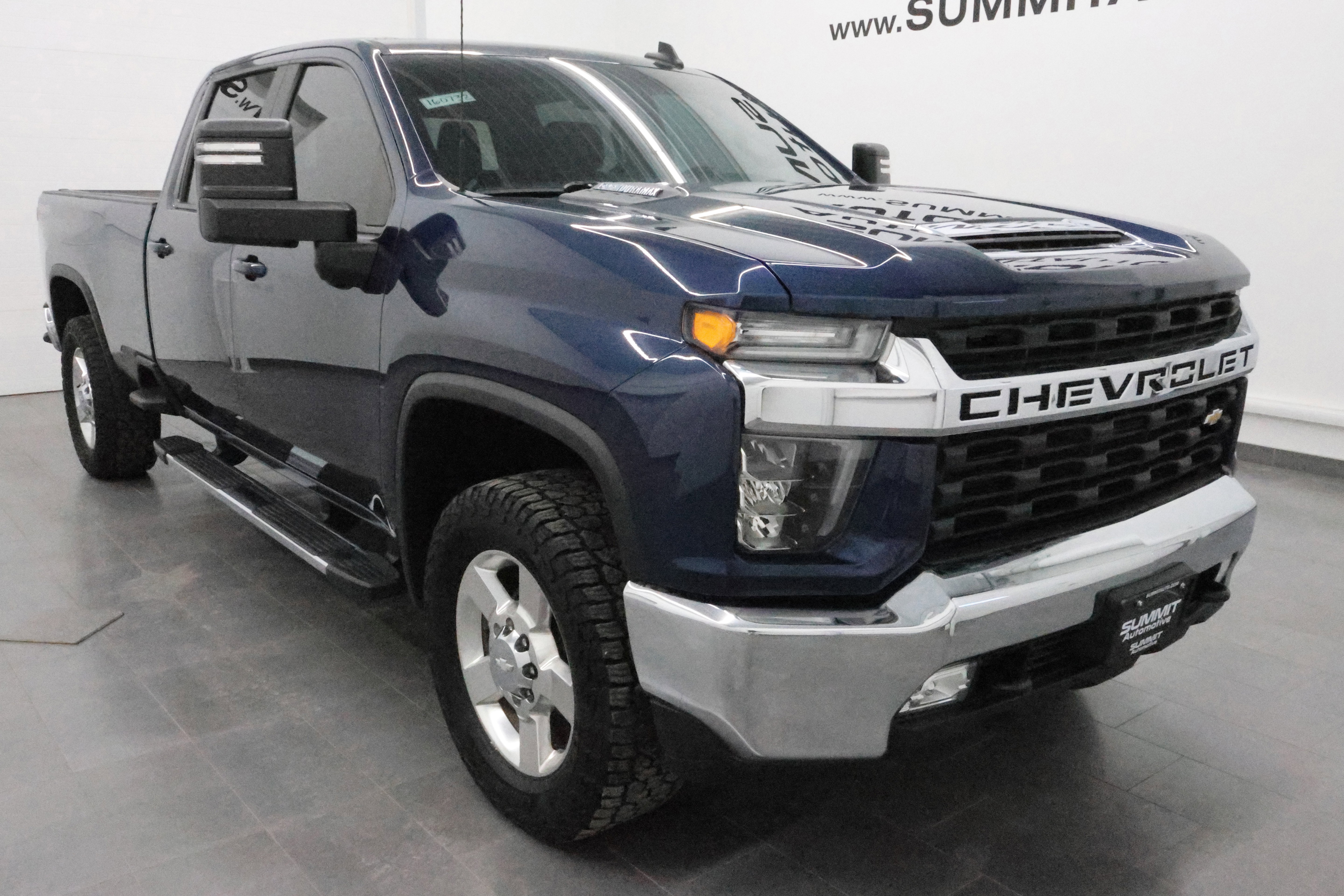 Used 2022 Chevrolet Silverado 2500 LT w/ Convenience Package AWD/4WD image 2