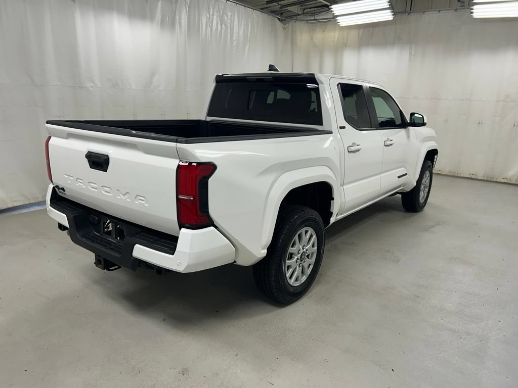 Used 2024 Toyota Tacoma SR5 AWD/4WD image 4