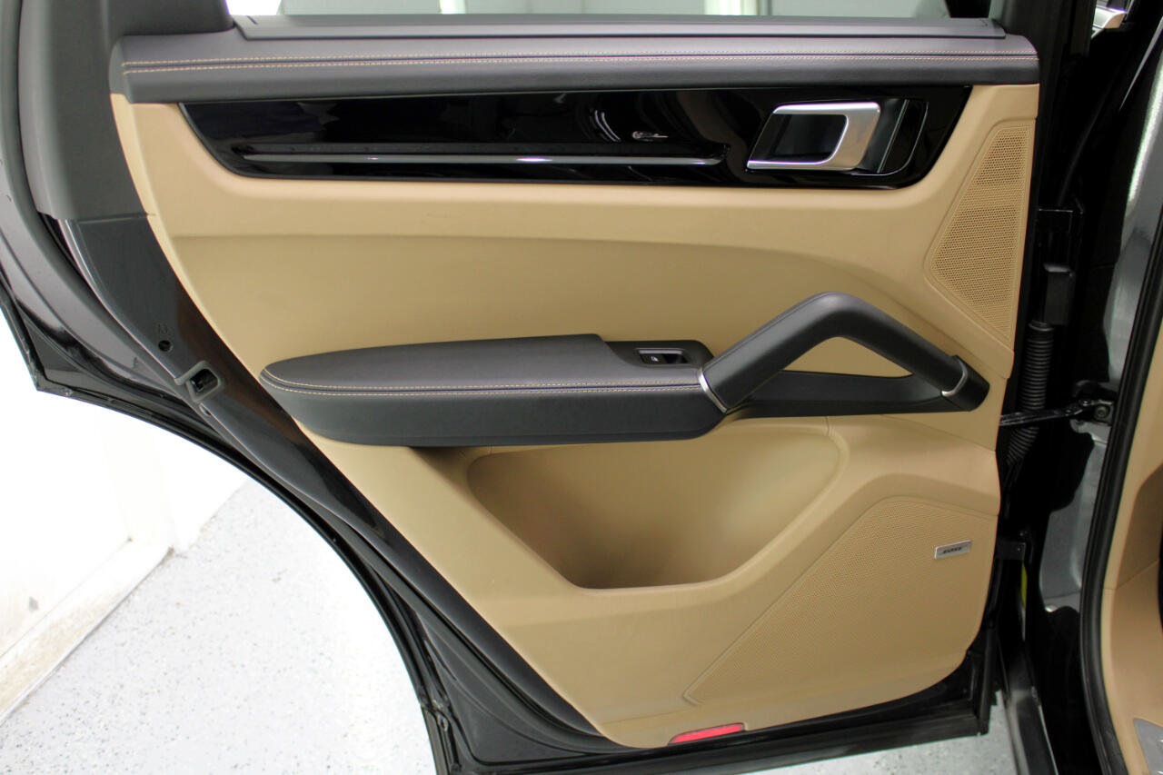 Used 2019 Porsche Cayenne image 42