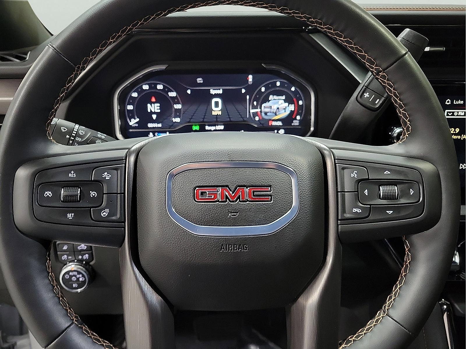 Used 2025 GMC Sierra 2500 AT4 w/ AT4 Premium Plus Package image 18