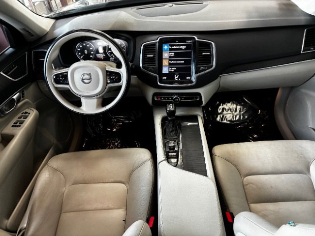 Used 2020 Volvo XC90 T5 Momentum w/ Protection Package Premier image 3