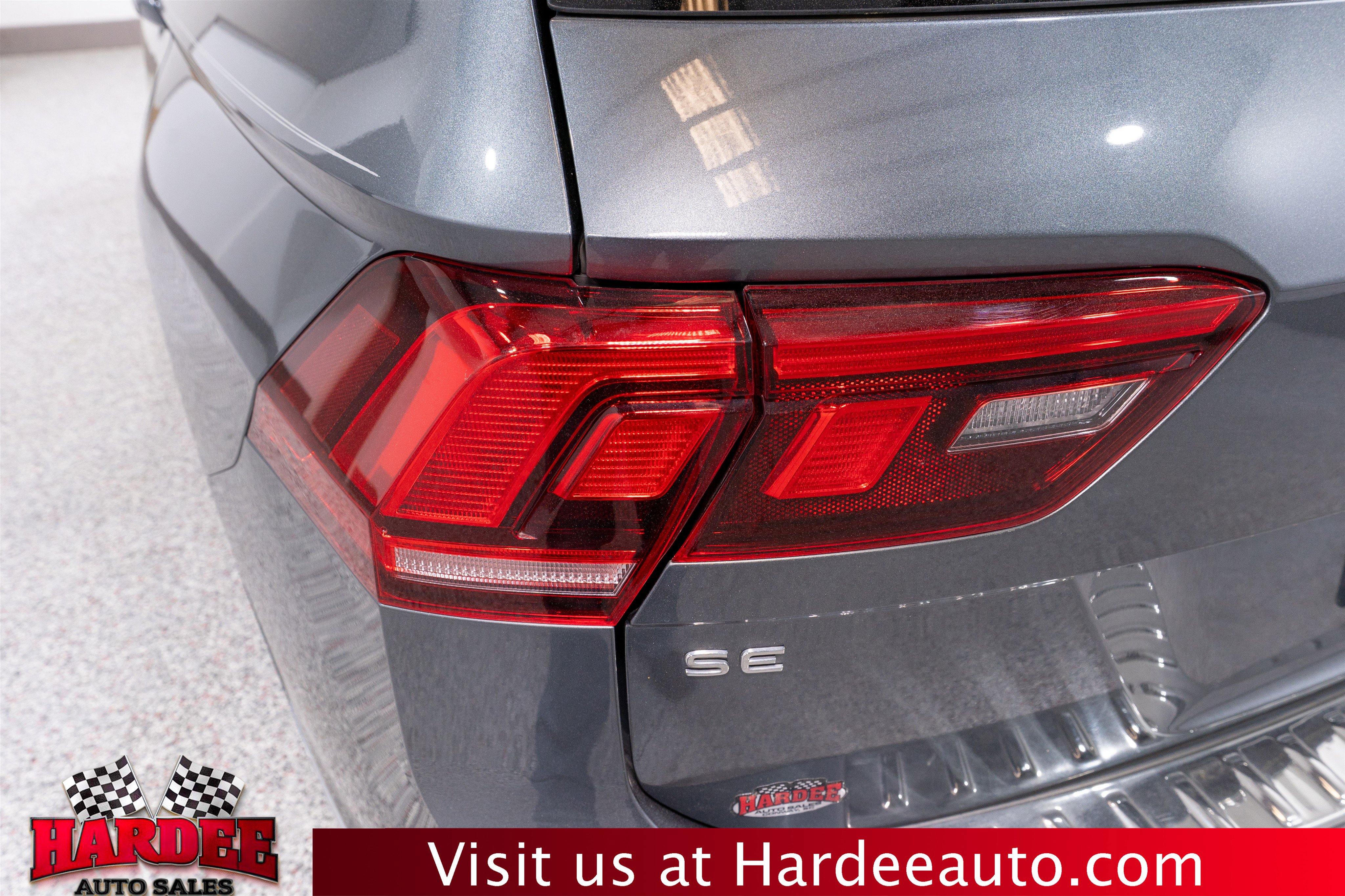 Used 2023 Volkswagen Tiguan SE image 9