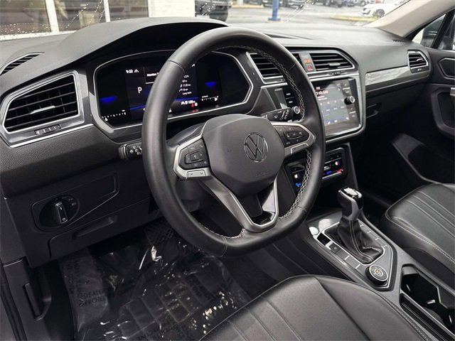 Used 2024 Volkswagen Tiguan SE image 18