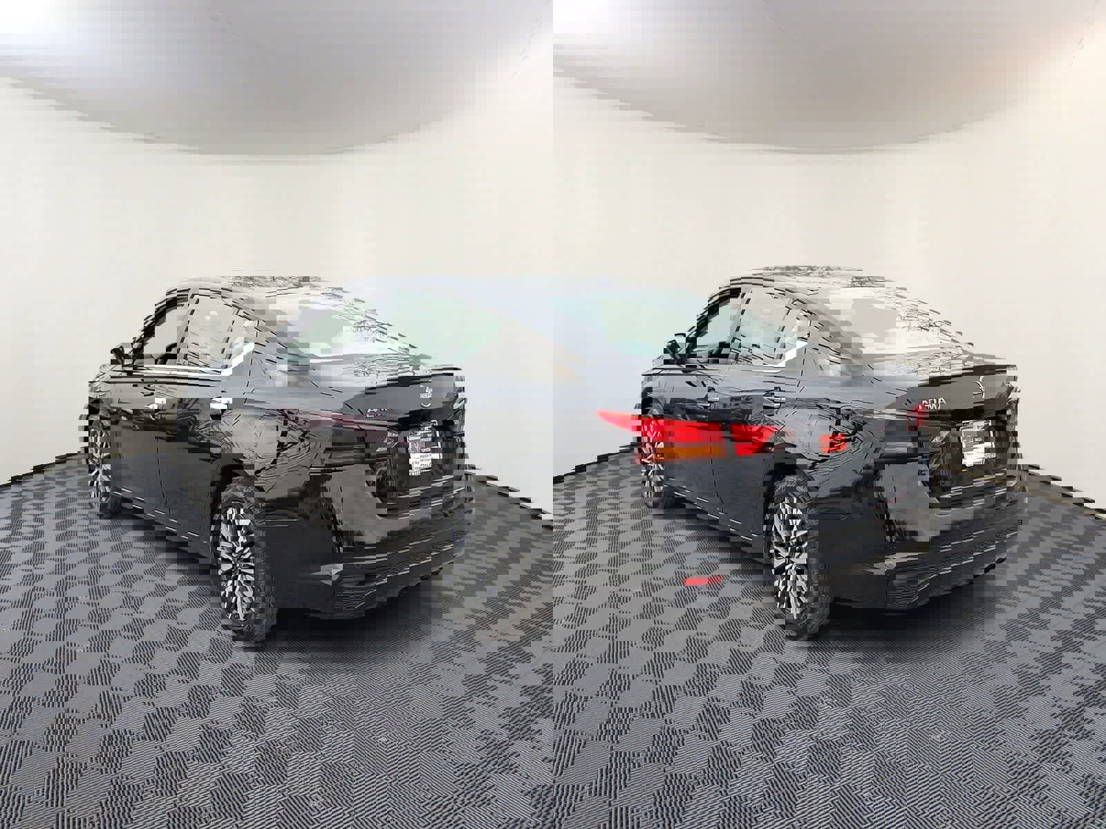 Used 2024 Nissan Altima 2.5 SV image 7