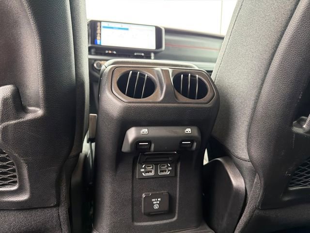Used 2025 Jeep Wrangler Unlimited Rubicon AWD/4WD image 25