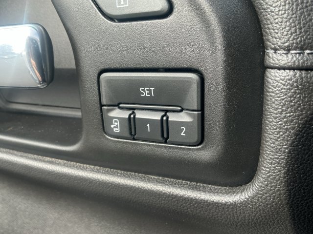 Used 2019 Chevrolet Silverado 1500 LTZ w/ LTZ Plus Package AWD/4WD image 30