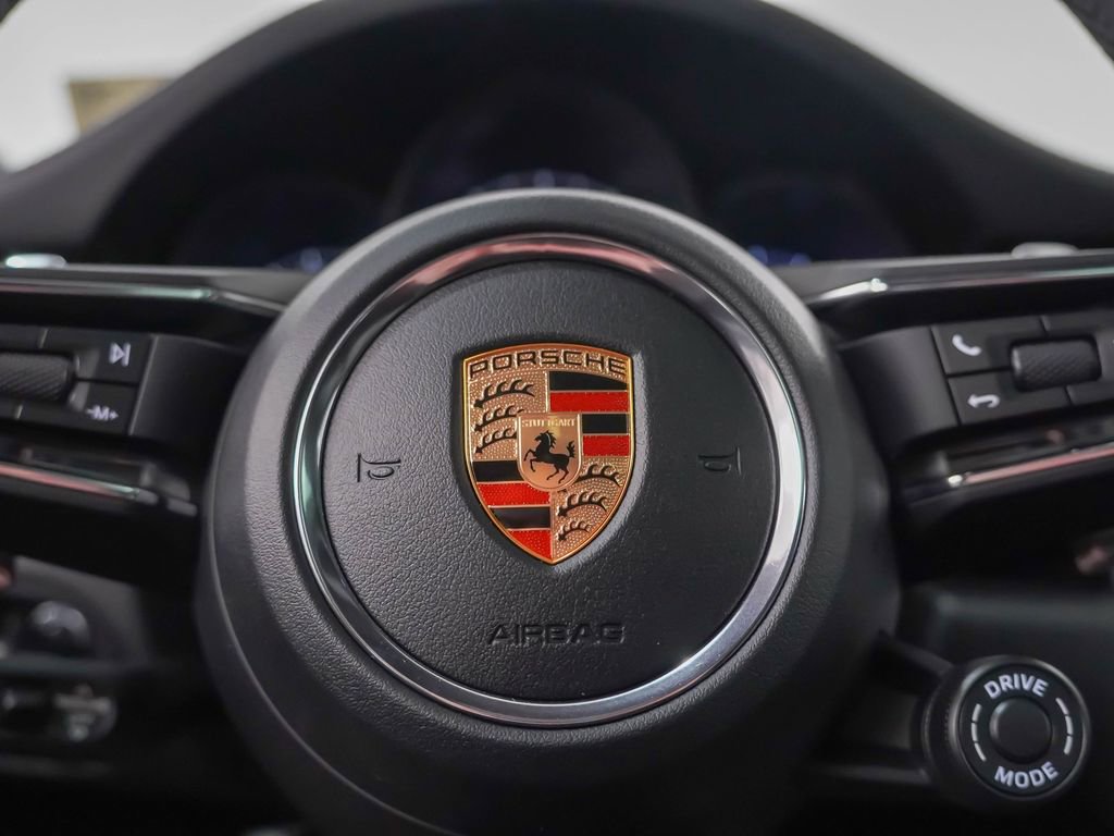 Used 2026 Porsche Macan image 16