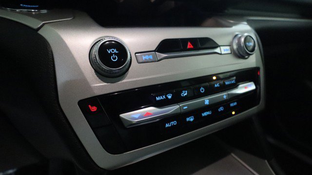 Used 2022 Ford Explorer XLT image 17