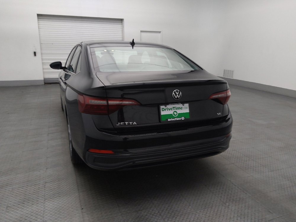 Used 2024 Volkswagen Jetta SE FWD image 6